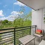 Downtown Apartment With Riverwalk Views Free Parking Pet Friendly Centrally Located On The Riverwalk