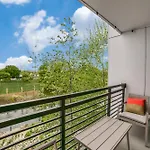 Downtown Apartment With Riverwalk Views Free Parking Pet Friendly Centrally Located On The Riverwalk